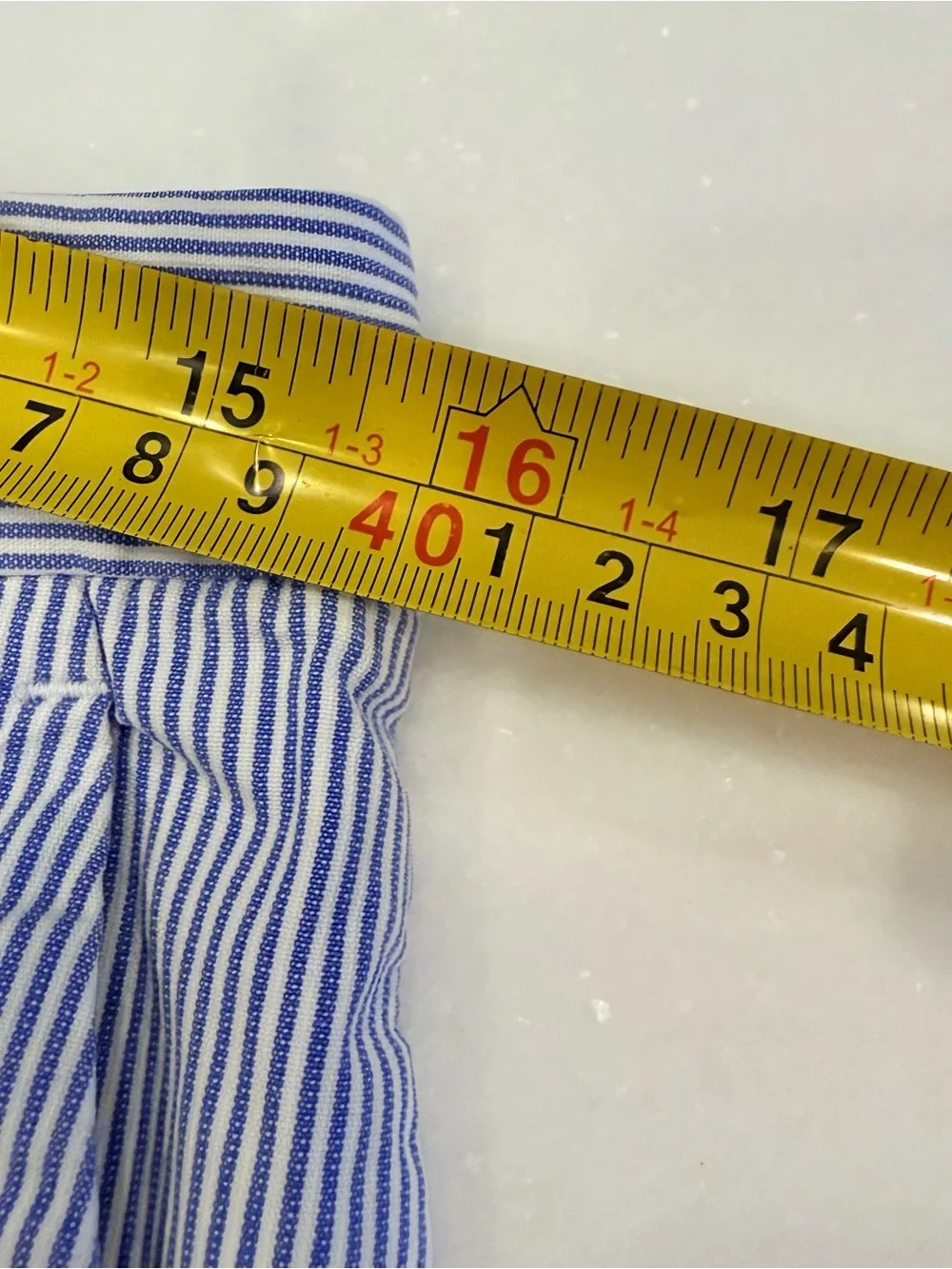 Ralph Lauren Women’s seersucker Shorts Size 10 Blue/White Stripe EUC